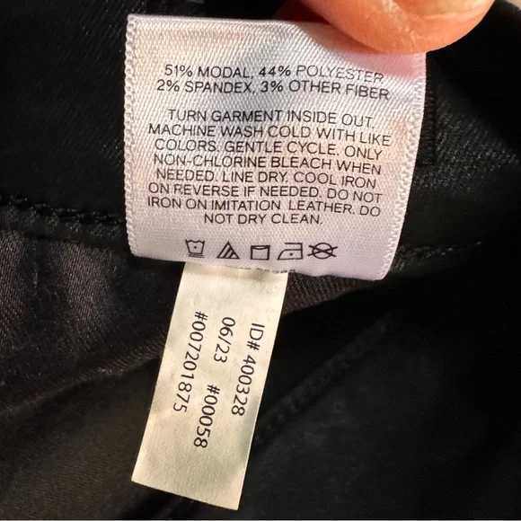 Express Shiny Faux Leather Pants Super Hi-Rise - Size 6 Regular - Picture 16 of 16